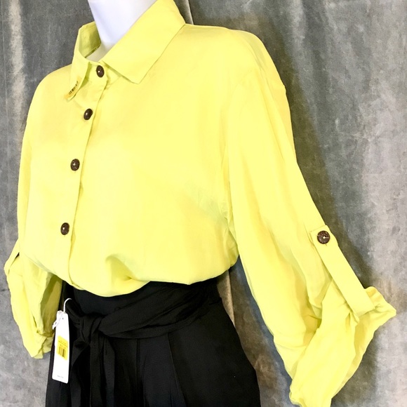 Women’s Yellow Button Down Pocket Blouse - XL - Picture 2 of 10